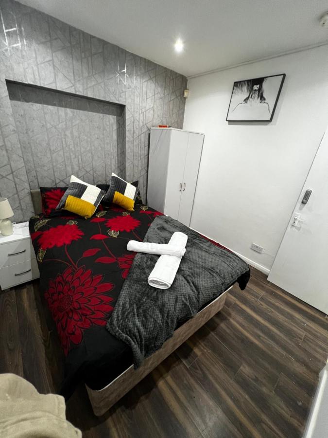 Good Priced Double Rooms In Sherperds Bush Лондон Экстерьер фото