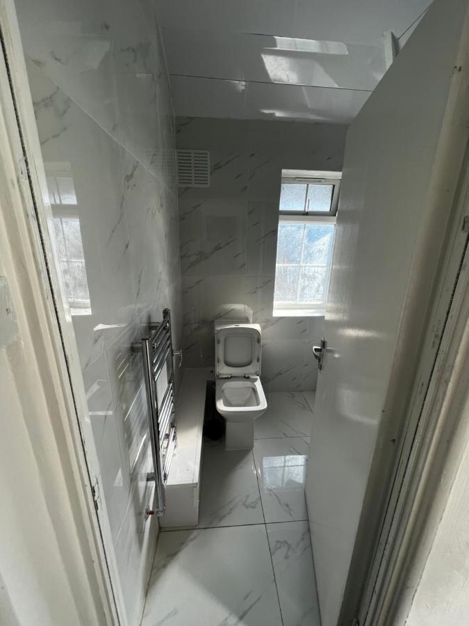 Good Priced Double Rooms In Sherperds Bush Лондон Экстерьер фото