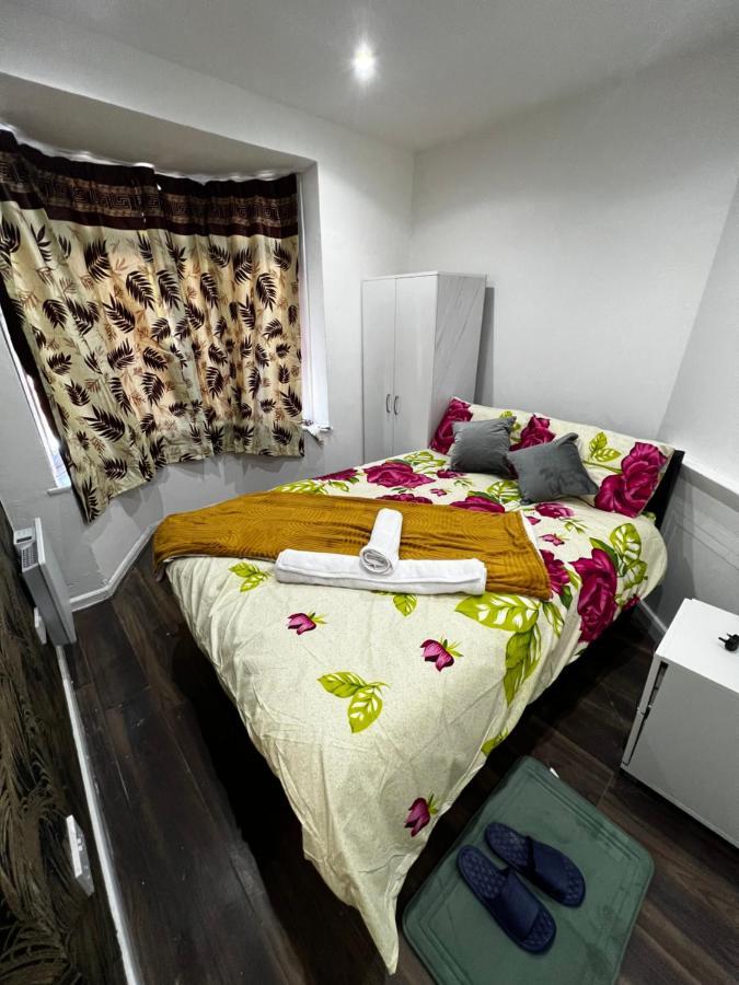 Good Priced Double Rooms In Sherperds Bush Лондон Экстерьер фото