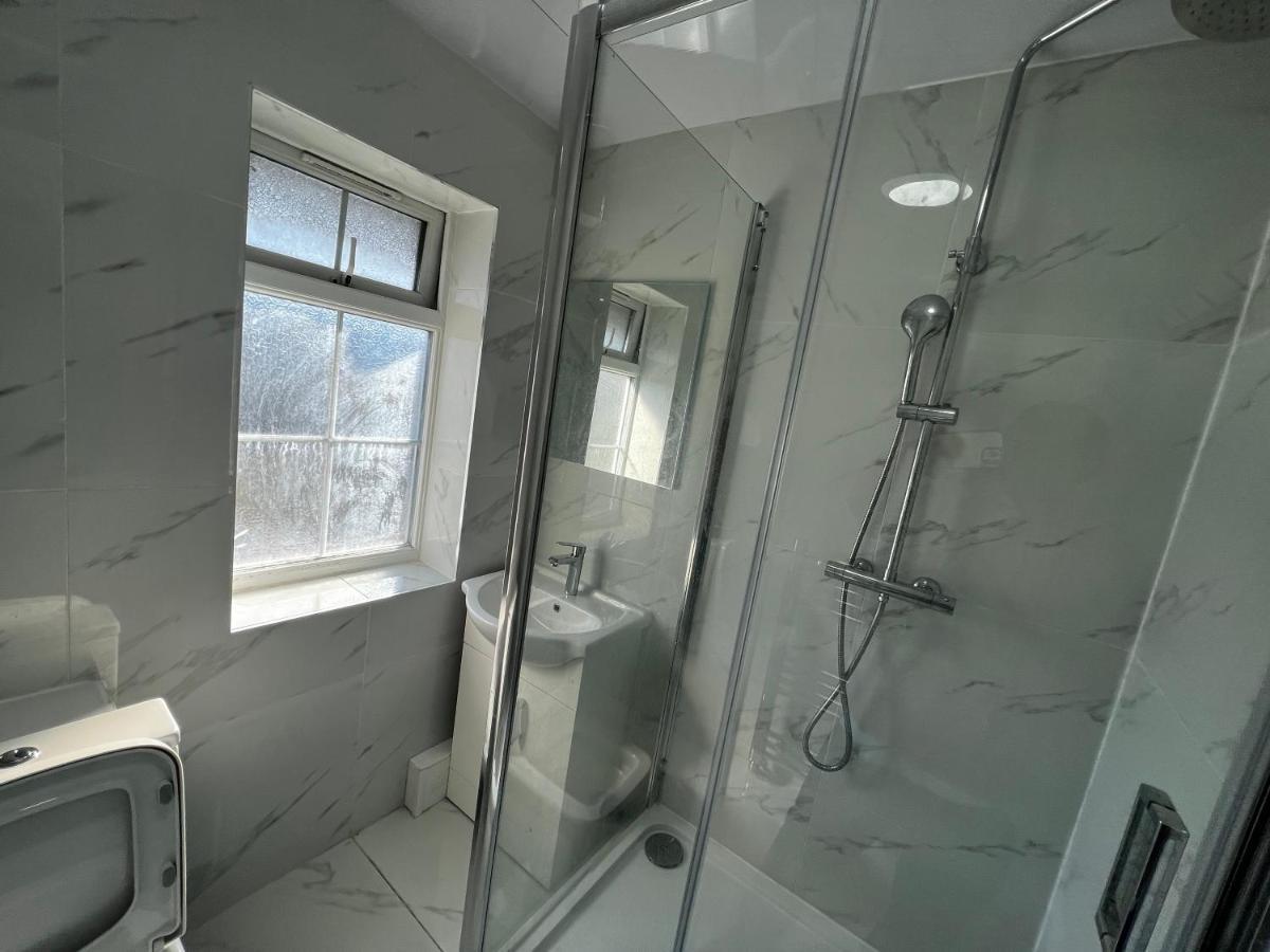 Good Priced Double Rooms In Sherperds Bush Лондон Экстерьер фото