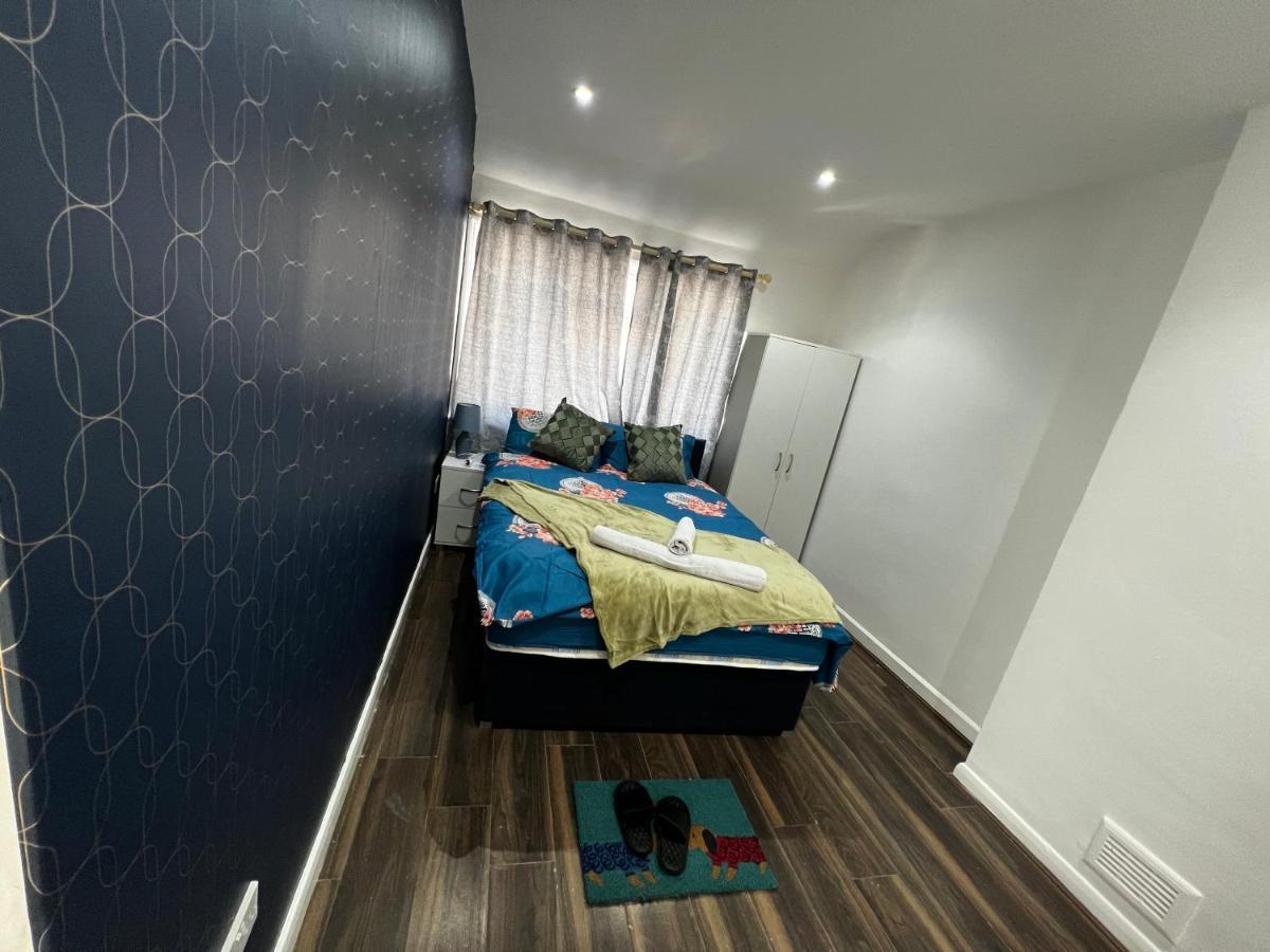 Good Priced Double Rooms In Sherperds Bush Лондон Экстерьер фото