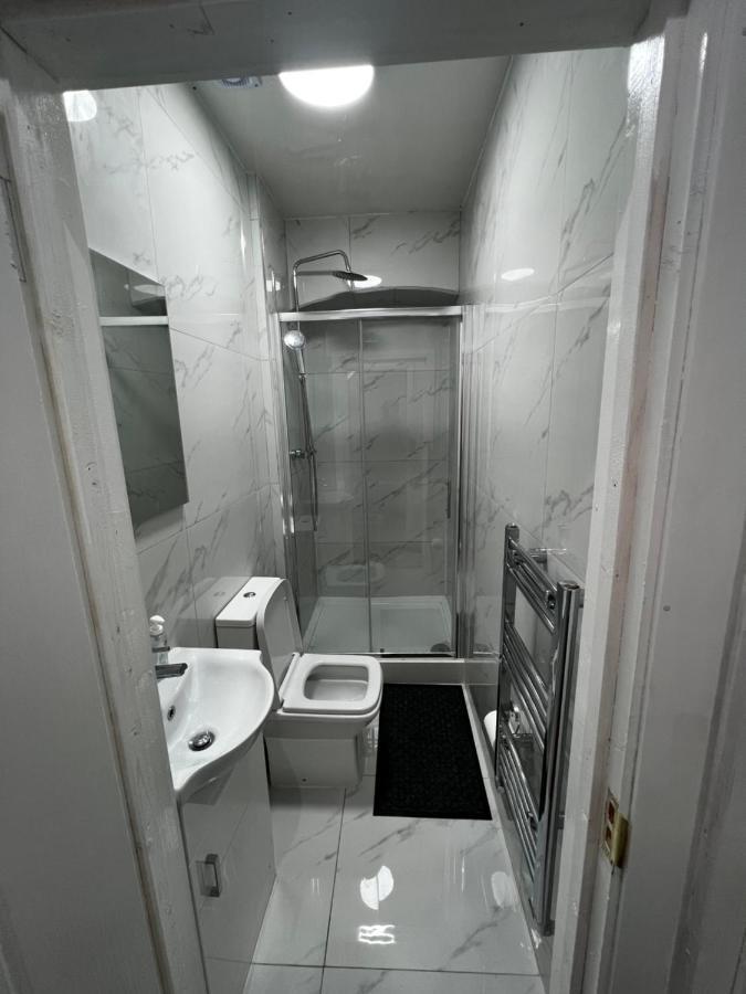 Good Priced Double Rooms In Sherperds Bush Лондон Экстерьер фото